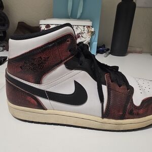 Nike Air Jordan 1 Mid - Size 8